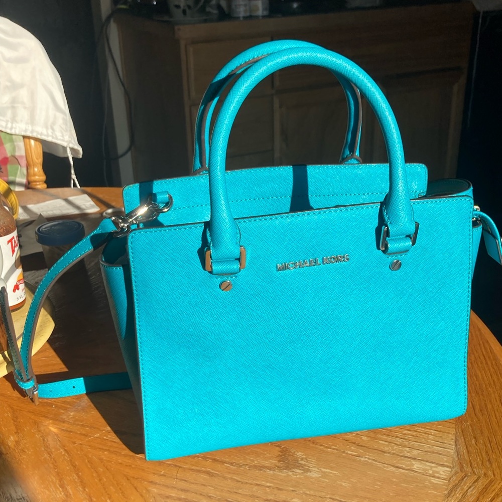 Michael Kors stunning blue purse